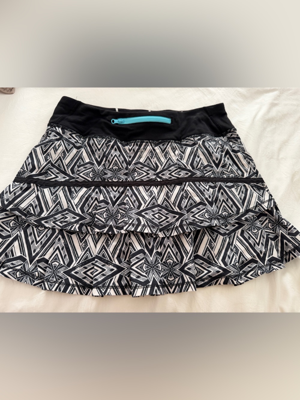 Ivivva Black and White Geometric Skort - Picture 2 of 4